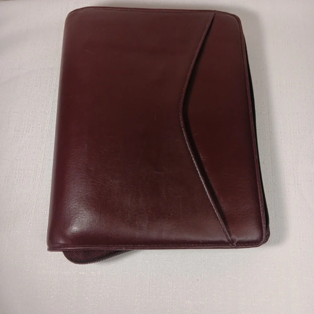 Vintage DAY RUNNER Planner w/Calculator 7 Ring (1.5”)- Zip Around Organizer